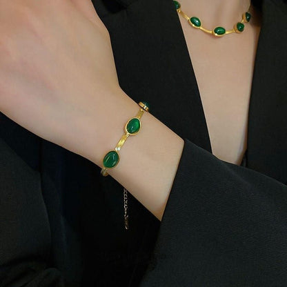 Elegant Oval Green Crystal Jewelry Set - Timeless Gold-Colored Charm